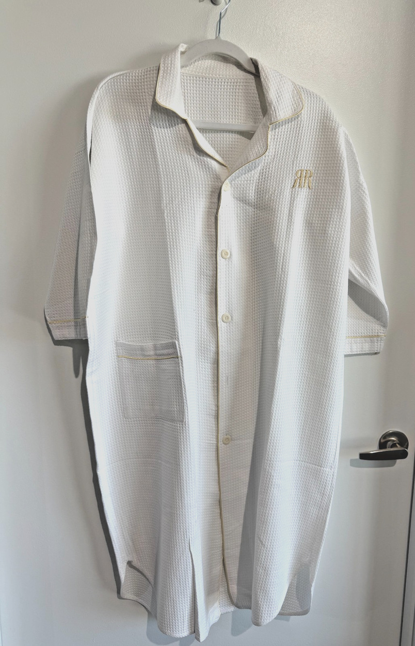 Men's White Waffle Robe L sleep contrasting beige/golden silk trim R initial